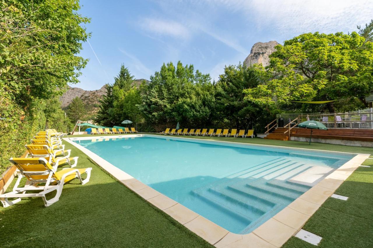 Camping Les Princes D'Orange Hotel Orpierre Ngoại thất bức ảnh